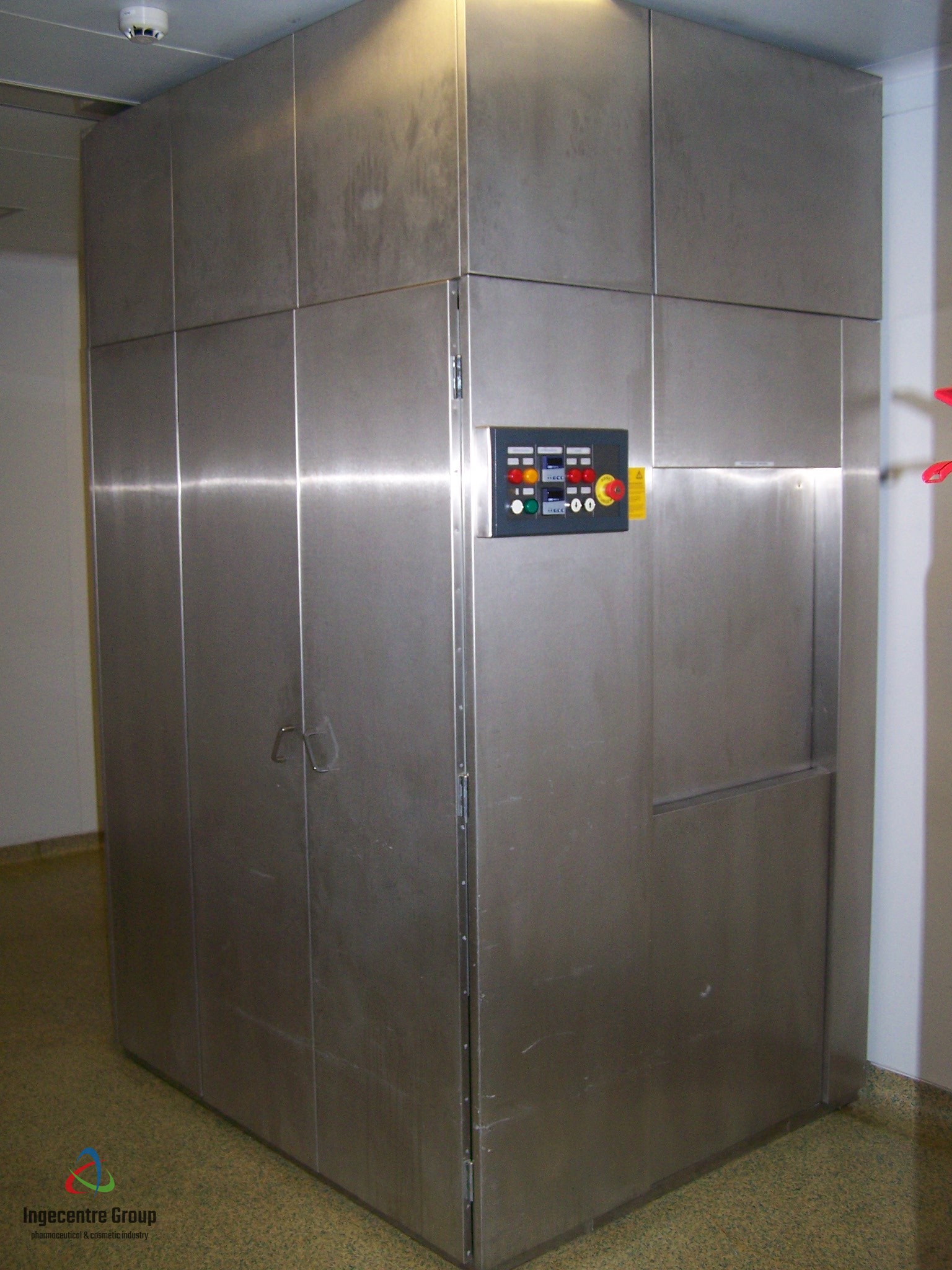 AUTOCLAVES, LYOPHILISATEURS, DISTILLATEURS, GVP