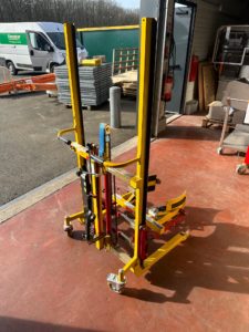 Manual stacker for drums