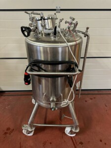Cuve agitée 230 litres
