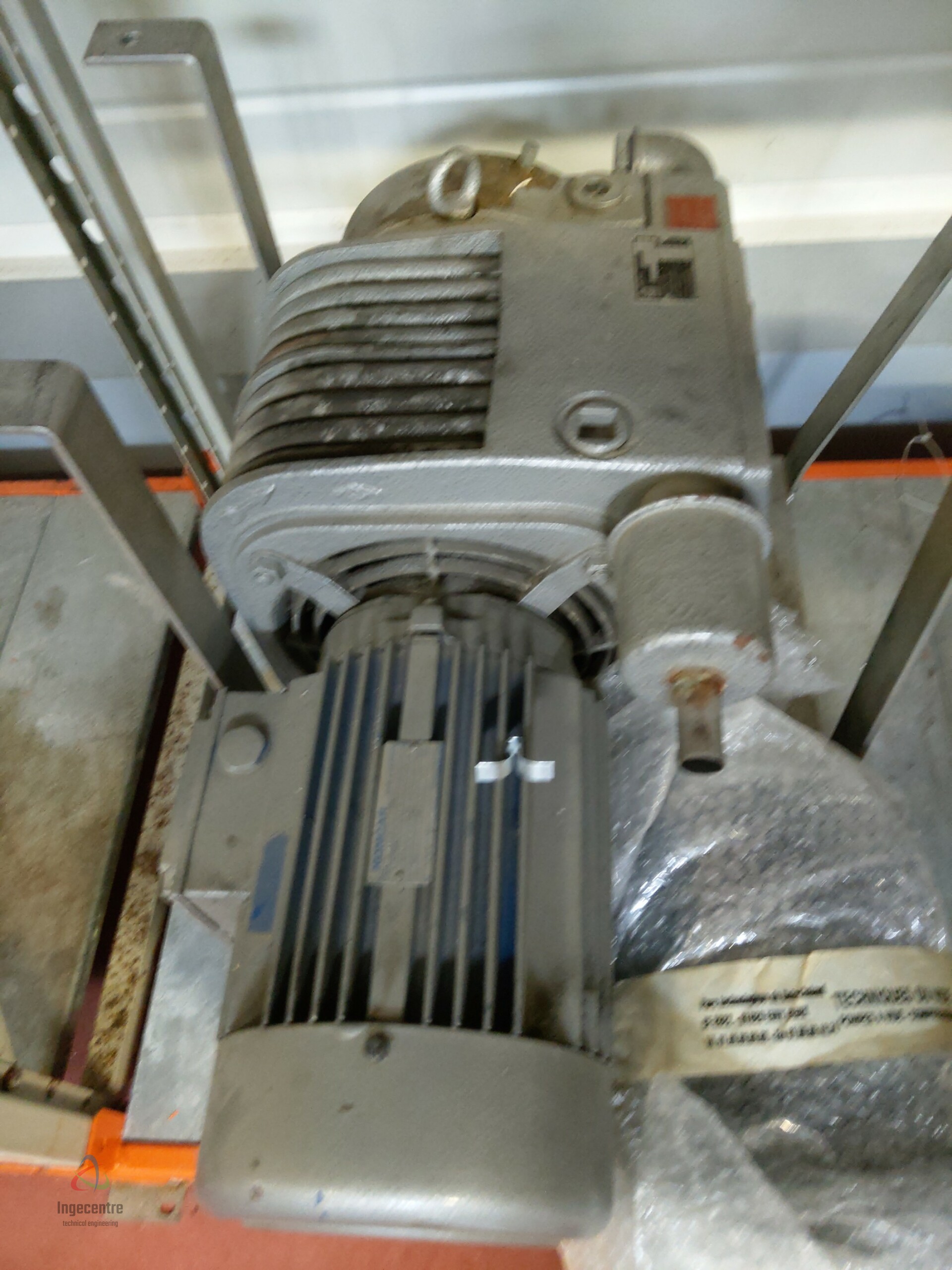 INGENNEO - Vacuum pump