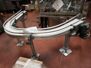 Motorised chain conveyor